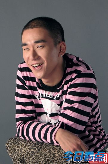 袁立放言靠脱博出位 娱乐圈无人是敌手