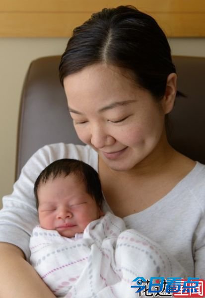 阿雅美国产下女婴 闺蜜团全生女儿