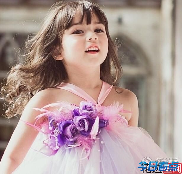 泰美混血小萝莉走红 轻松秒杀王诗龄完胜