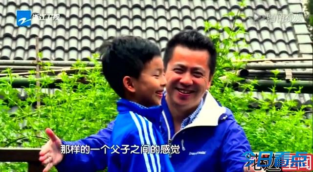 《爸回》威廉飞身扑球救奥莉 搞定女汉子甜馨