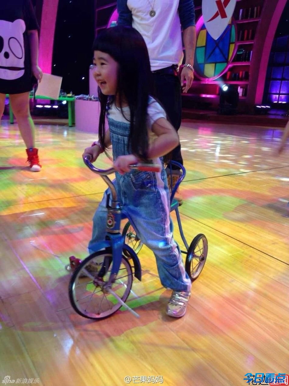 曹格女儿姐姐撞脸韩国喜感正太 曾夺走kimi初吻