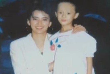 陆毅带女儿为连襟郭京飞庆生 这些明星居然是亲戚?