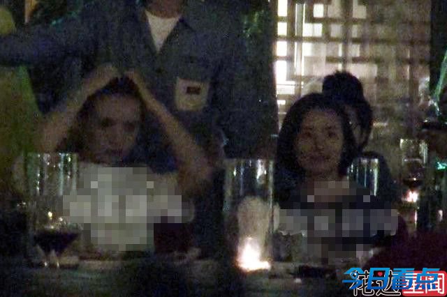 张亮董洁现身聚会抽烟饮酒 明星失态瞬间