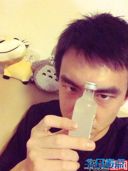 网曝知名男星网购男用迷药 林更新晒药瓶