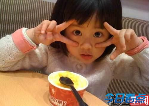 蔡少芬带两女儿出游 明星宝宝谁最萌