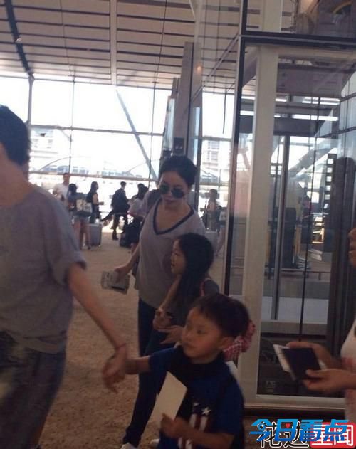 补刀父女陆毅贝儿自拍 杨阳洋被批眼光差