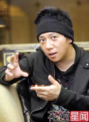 胡海泉妻女首曝光 隐婚多年女儿双全