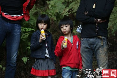 吴镇宇传授儿子泡妞秘籍 费曼已定娃娃亲