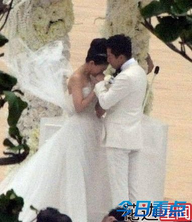 汪小菲曝大S婴儿期丑照 称女儿更像老婆