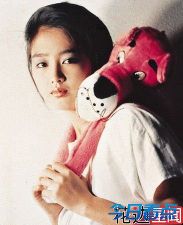 陈楚生隐婚首曝与老婆亲密合影 承认将当爸