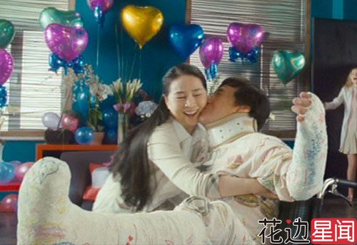 陈楚生隐婚首曝与老婆亲密合影 承认将当爸