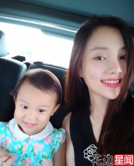 李小璐称甜馨漂亮像自己 暗示否认整容说