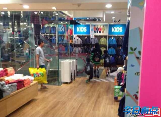 张柏芝清纯宛若学生妹 谢贤称其贤惠持家