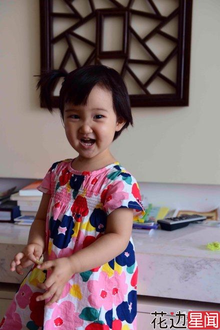 小S暗指老公太丑生坏小孩 丑宝宝也能萌
