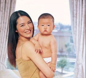 小S暗指老公太丑生坏小孩 丑宝宝也能萌