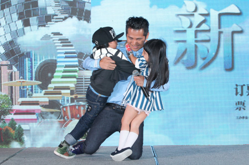 曹格借姐姐炒作演唱会 造噱头捞金为老三