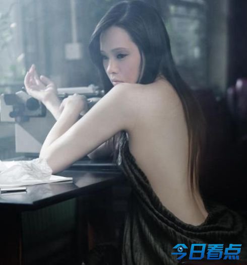 曹格借姐姐炒作演唱会 造噱头捞金为老三