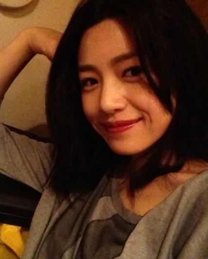 陈妍希突变瘦脸小龙女 频晒美照整容过度