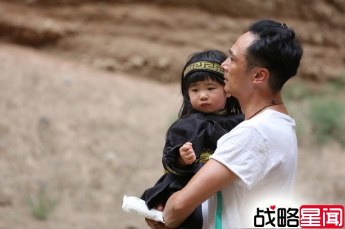 Grace姐姐边哭边背台词 吊威亚演“笨蛋公主”