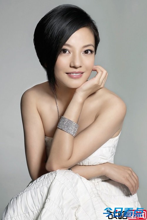 Grace姐姐边哭边背台词 吊威亚演“笨蛋公主”