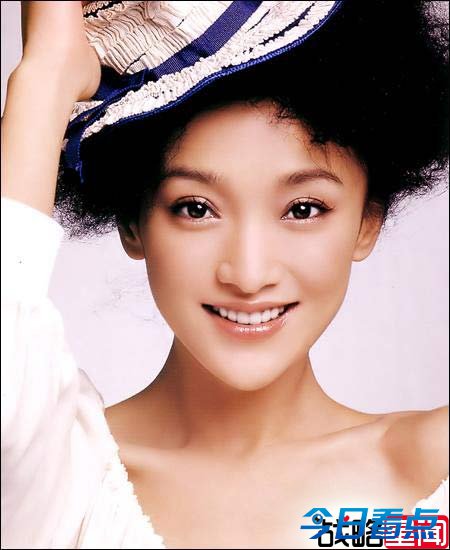Grace姐姐边哭边背台词 吊威亚演“笨蛋公主”