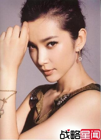 Grace姐姐边哭边背台词 吊威亚演“笨蛋公主”