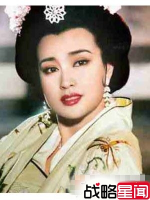 59岁刘晓庆装嫩吊炸天 与外甥合影装情侣