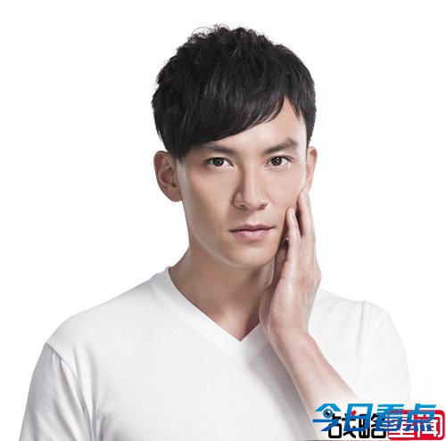 周杰伦新欢旧爱撞档期 昆凌10月进军歌坛