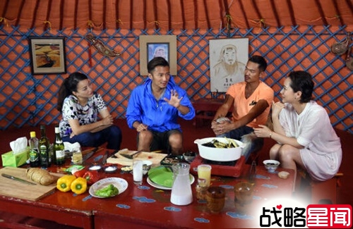 谢霆锋被林志玲“上身” 狂摸林丹暧昧发嗲