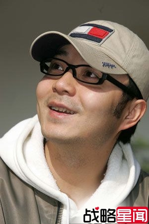 谢霆锋被林志玲“上身” 狂摸林丹暧昧发嗲