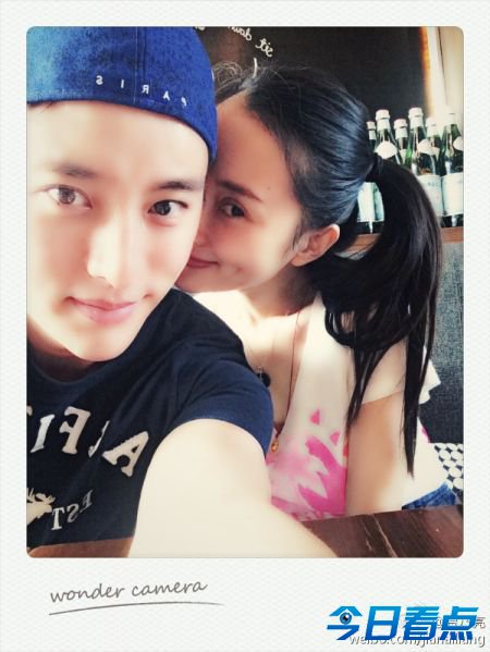 李小璐穿母女装扮小红帽 甜馨呆萌惹人爱