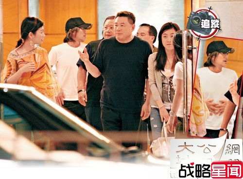 向华强逼成龙下跪 娱乐圈货真价实的黑道 
