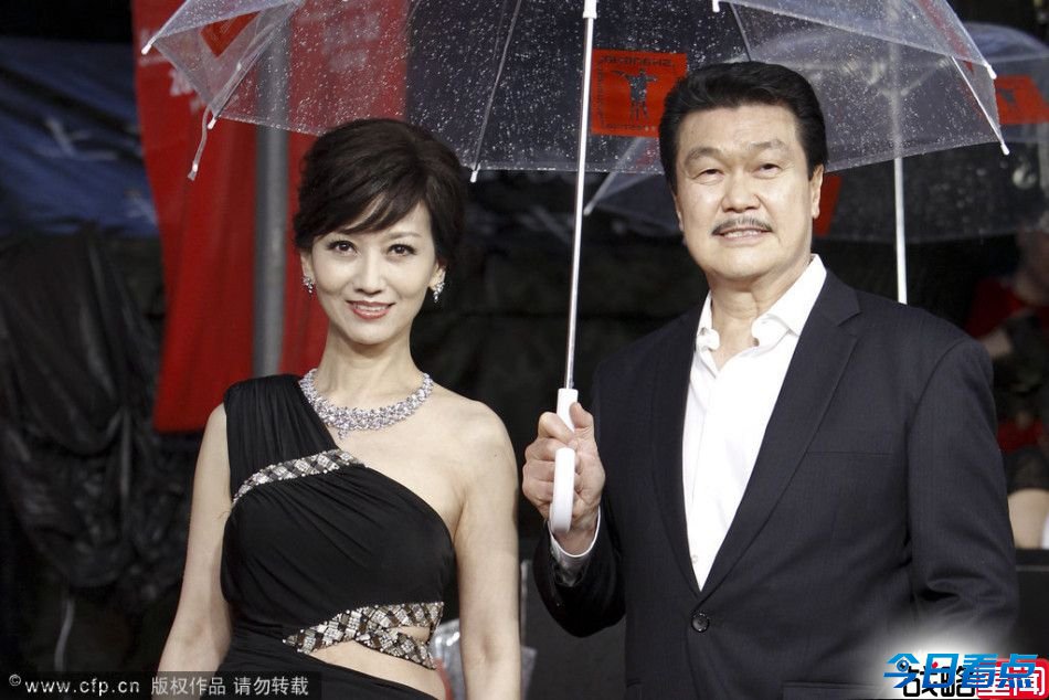 王宝强酷帅带美艳娇妻游韩国 屌丝变型男