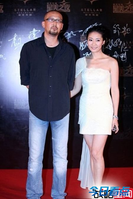 王宝强酷帅带美艳娇妻游韩国 屌丝变型男