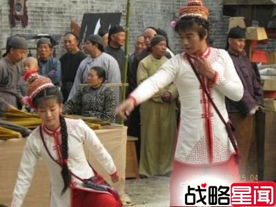 赵丽颖替身曝光清纯可爱 惊人撞脸被秒杀