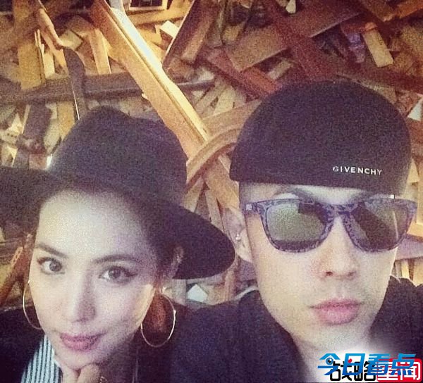 吴建豪与豪门新婚妻子婚变 网上互骂取关