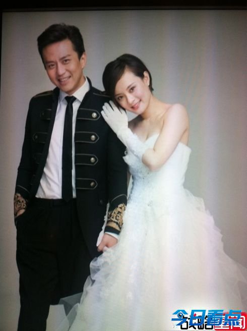 邓超被女儿狂抓脸 威胁“等你妹”断你奶