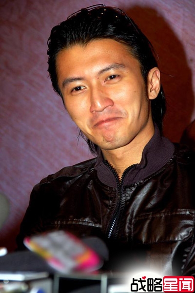 窦靖童签约霆锋旗下 被曝锋菲恋始作俑者