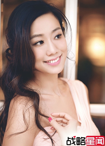 赵本山徒弟丫蛋颜逆袭 村姑美腻成吴辰君
