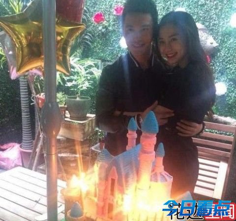 baby郑恺甜蜜热吻闻黄晓明垮脸 疑似吵架