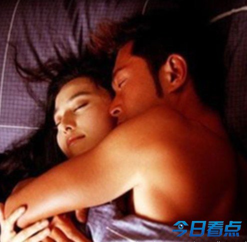 台女演员拍裸戏竟忘清场 20名男性围观