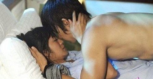 台女演员拍裸戏竟忘清场 20名男性围观