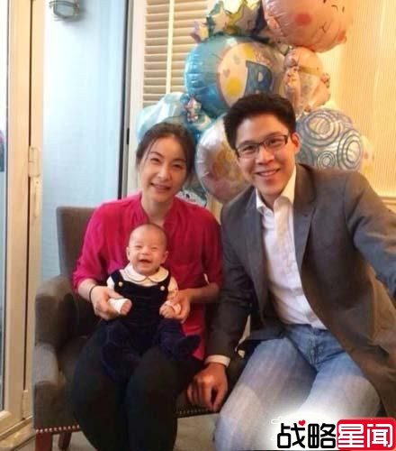 豪门媳妇郭晶晶勤俭持家 路边摊给儿买衣