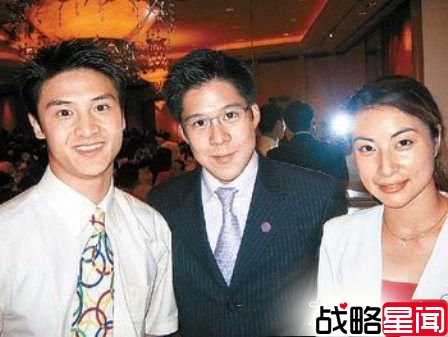 豪门媳妇郭晶晶勤俭持家 路边摊给儿买衣