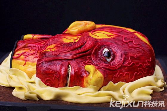 盘点世界各地的黑暗料理：人类头颅蟒蛇蛋糕