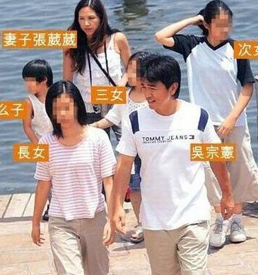 娱圈一夫多妻怪象：寇世勋大小老婆同睡