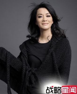李宇春转型紧身裙裹身 曝遭央视封杀黑幕