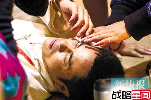 45岁郑嘉颖落重病 传眼疾半盲疑患糖尿病