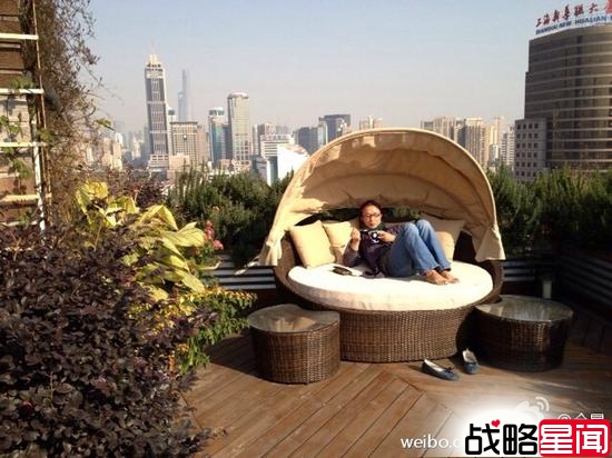 变性舞者金星晒温馨家庭照 养子养女曝光