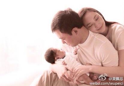 传吴佩慈未婚夫内地再包小三! 公然秀恩爱
